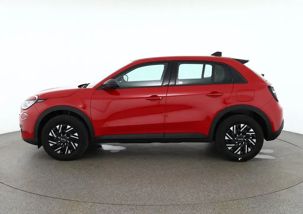 Neu Fiat 600 145 PS (106 kW) 2026 Rot SUV