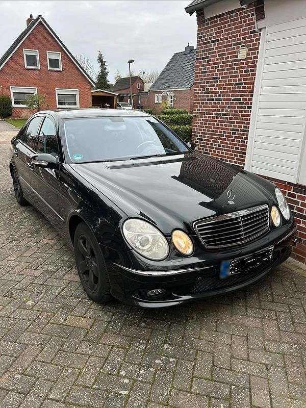 Gebraucht Mercedes E240 Avantgarde 177 PS (130 kW) 2003 Grün Limousine