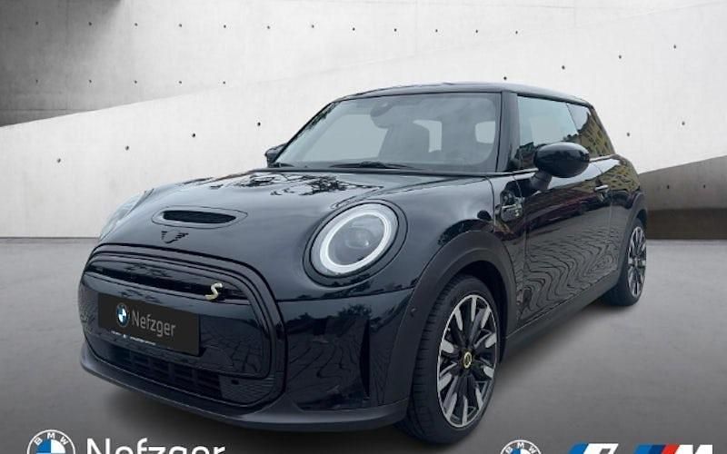 Schwarz Gebraucht 2023 Mini Cooper SE Classic Kleinwagen | 23.500 € (Etwas zu teuer) - Bild 1/4
