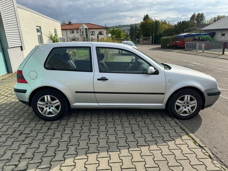 Gebraucht VW Golf IV 101 PS (74 kW) 2002 Silber Kleinwagen