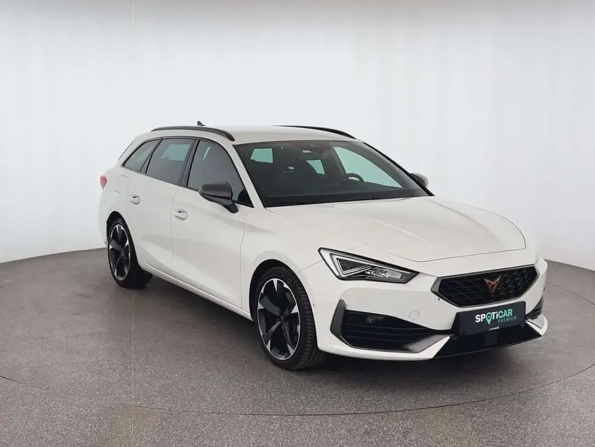 Gebraucht Cupra Leon 204 PS (150 kW) 2022 "candy" weiss Kombi