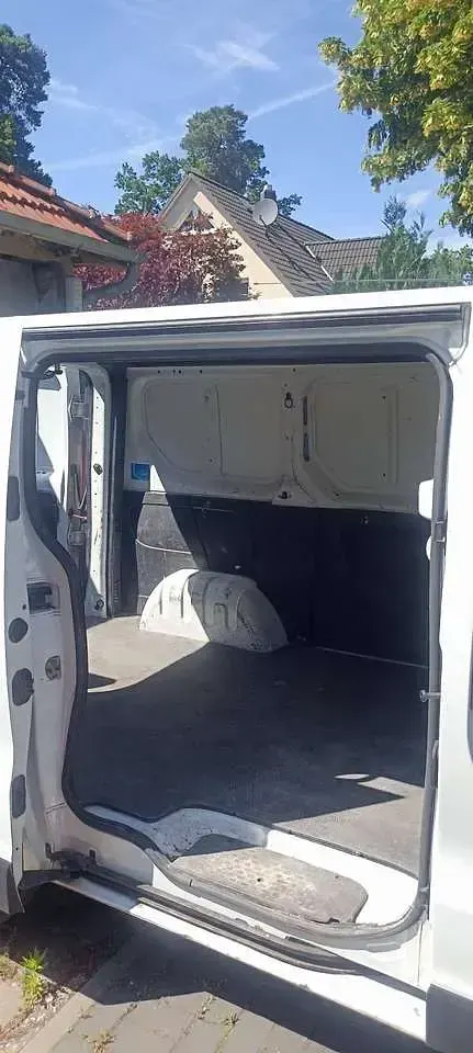 Gebraucht Renault Trafic Basis 95 PS (69 kW) 2018 Weiß Van / Kleinbus
