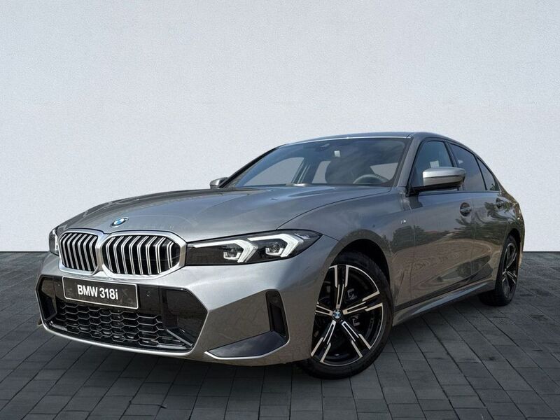 Grau Neu 2025 BMW 318 Performance Limousine | 45.990 € - Bild 1/4