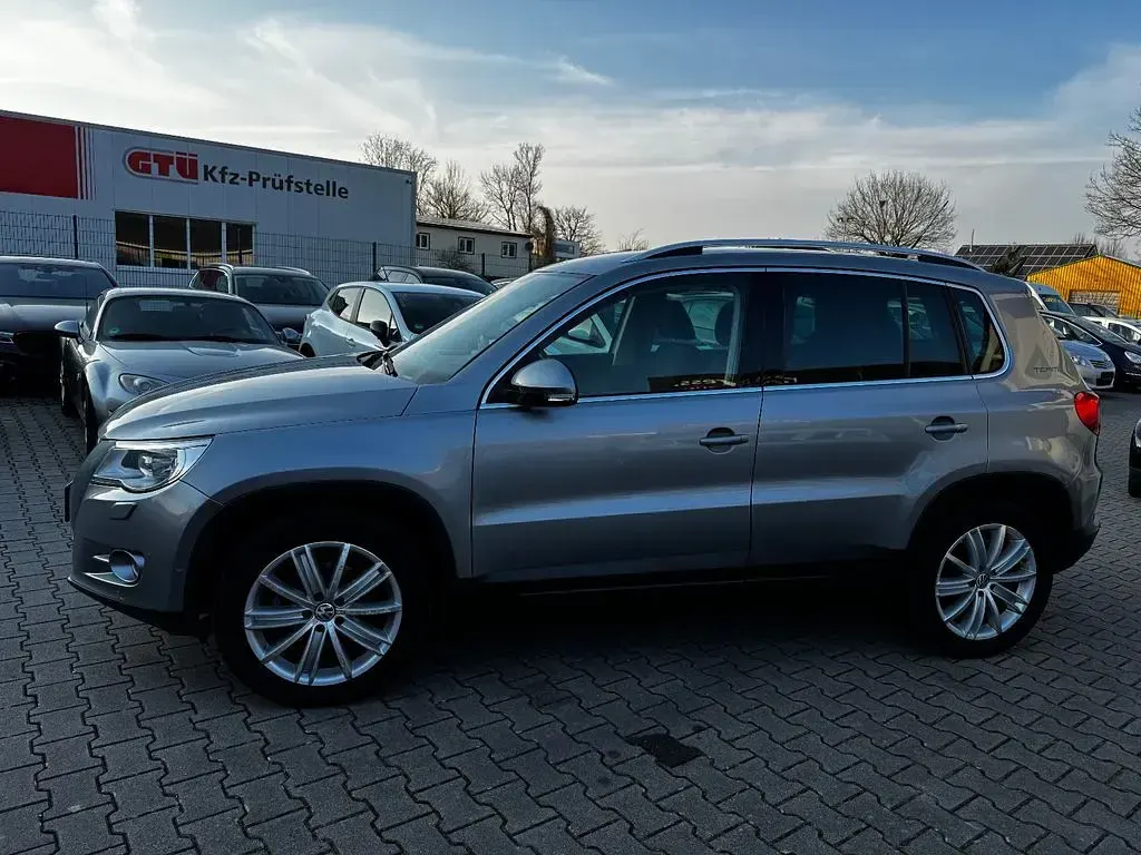 Używany VW Tiguan Team 140 KM (102 kW) 2011 Srebrny SUV
