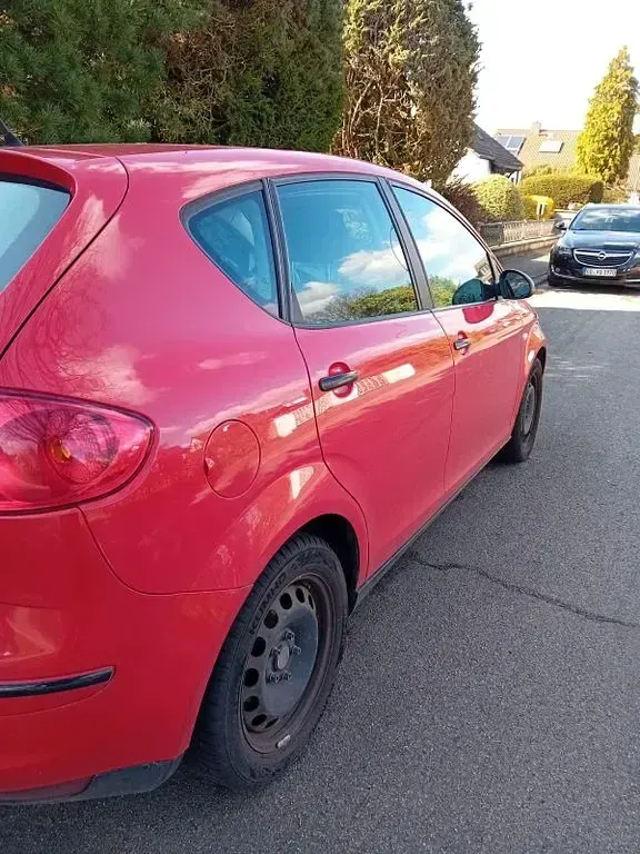 Second-hand Seat Altea Reference 102 CP (75 kW) 2004 Roșu Monovolum