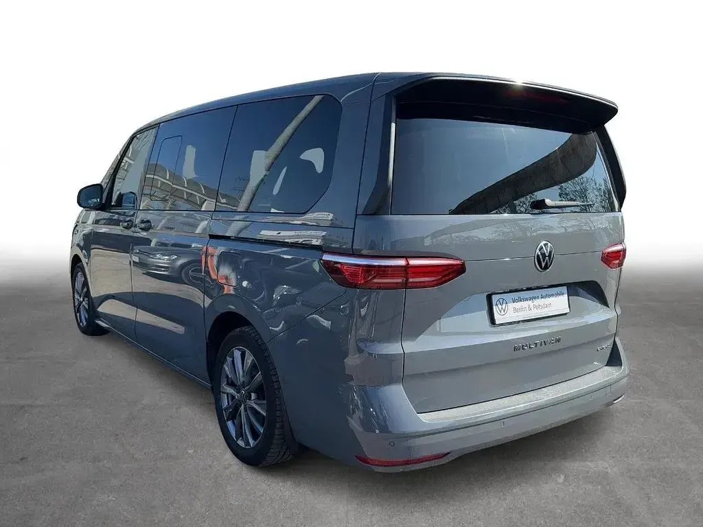 Gebraucht VW Multivan Energetic 150 PS (110 kW) 2023 Pure grey Van / Kleinbus