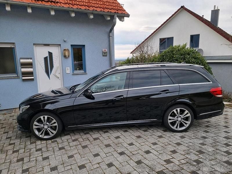 Gebraucht Mercedes E350 Avantgarde 252 PS (185 kW) 2013 Schwarz Kombi