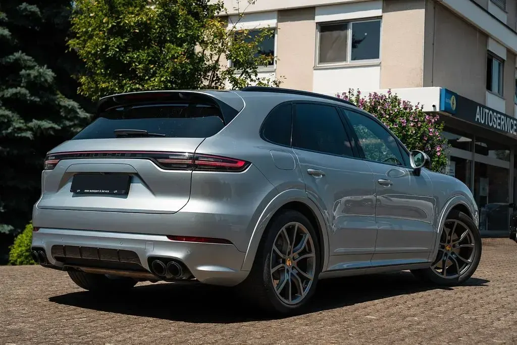 Gebraucht Porsche Cayenne GTS 460 PS (338 kW) 2021 Silber SUV
