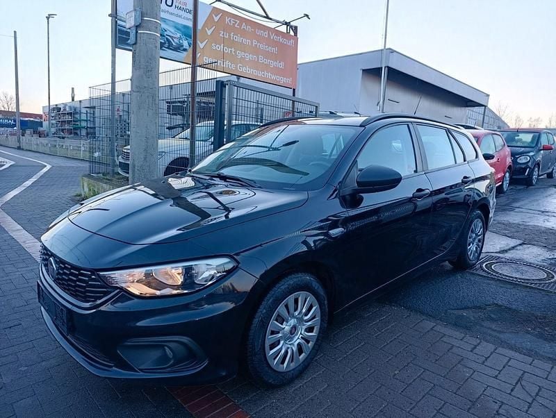 Gebraucht Fiat Tipo Pop 95 PS (69 kW) 2017 Schwarz Kombi