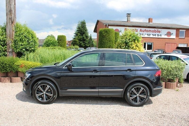 Gebraucht VW Tiguan Highline 239 PS (175 kW) 2019 Deep black pearlescent SUV