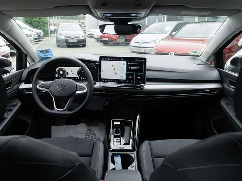 Gebraucht VW Golf VIII Style 150 PS (110 kW) 2025 Schwarz Limousine