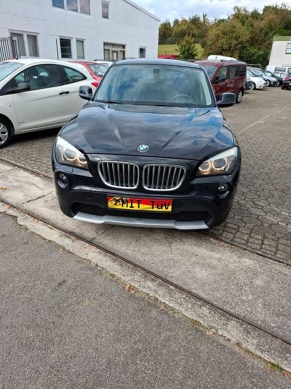 Schwarz Gebraucht 2011 BMW X1 SUV | 4.950 € (Fairer Preis) - Bild 1/4
