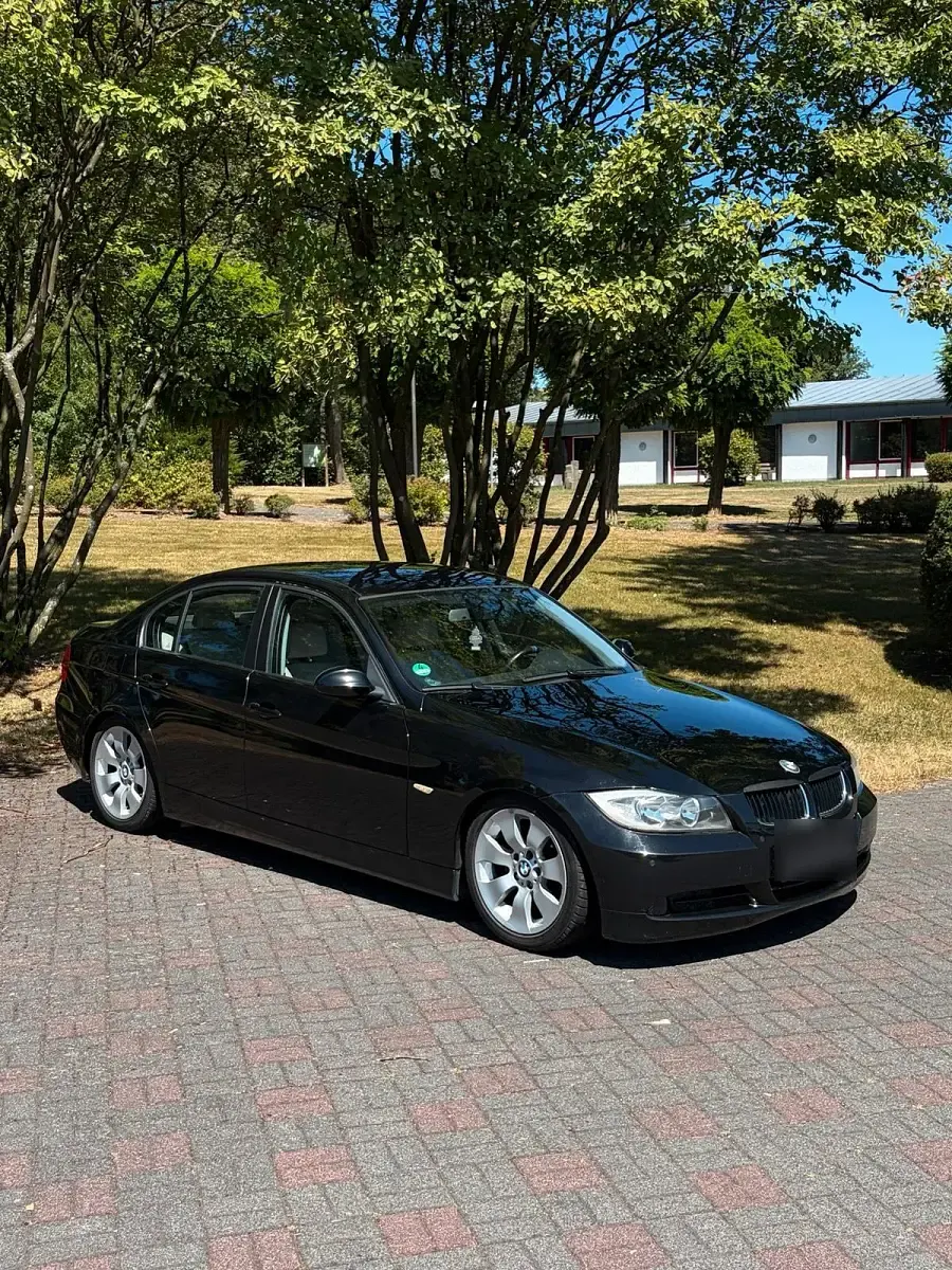 Gebraucht BMW 325 218 PS (160 kW) 2007 Schwarz Limousine
