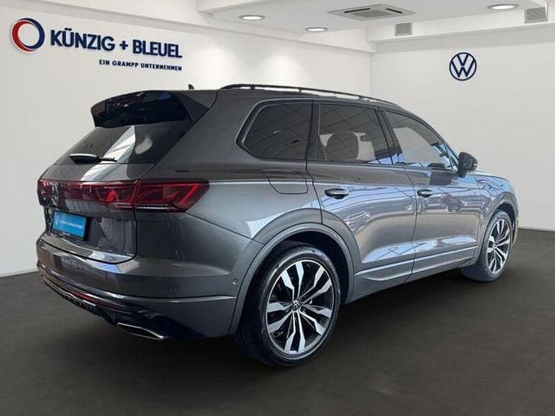 Gebraucht VW Touareg R-line 286 PS (210 kW) 2025 Siliziumgrau metallic SUV