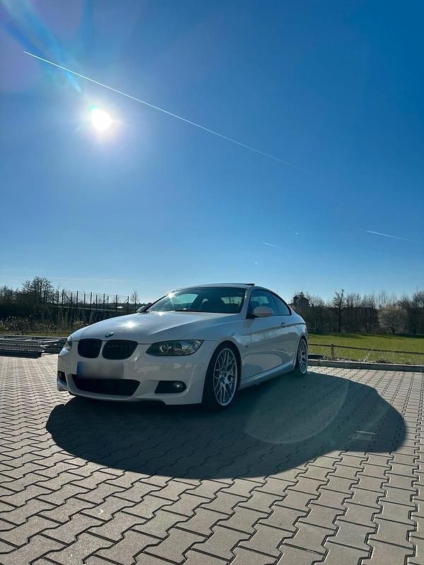 Gebraucht BMW 320 M Sport 177 PS (130 kW) 2008 Weiß Coupé