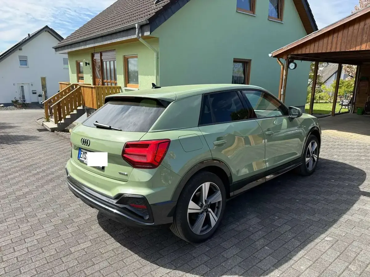 Używany Audi Q2 S-Line 190 KM (139 kW) 2022 Zielony SUV