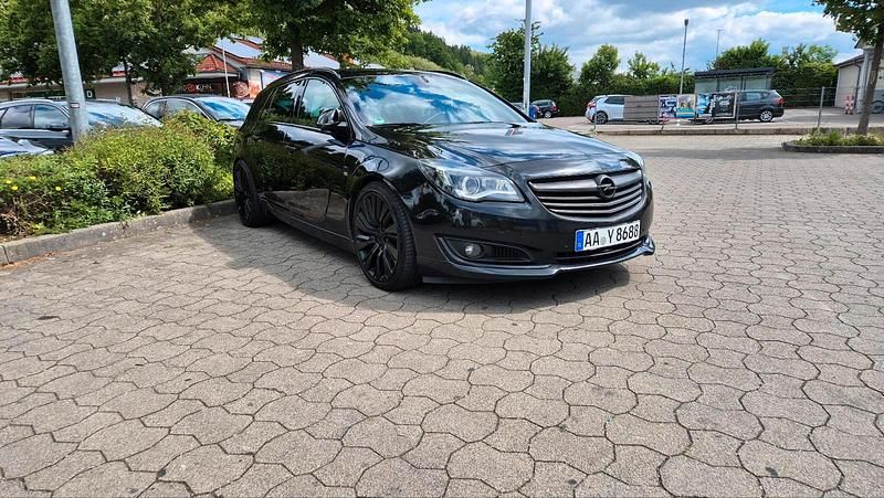 Schwarz Gebraucht 2014 Opel Insignia OPC Kombi | 12.000 € - Bild 1/4