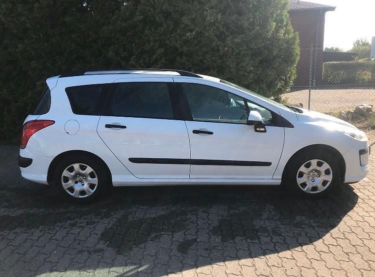 Weiß Gebraucht 2009 Peugeot 308 Kombi | 1.900 € (Guter Preis) - Bild 1/4