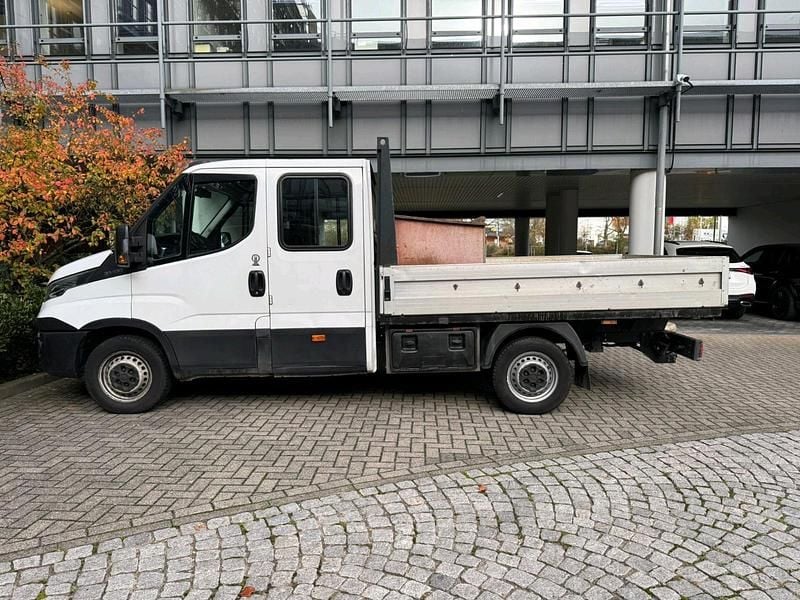 Weiß Gebraucht 2016 Iveco Daily Van / Kleinbus | 10.900 € - Bild 1/4