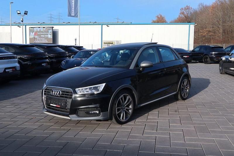 Mythosschwarz Gebraucht 2015 Audi A1 Sportback Sport Kleinwagen | 14.880 € (Etwas zu teuer) - Bild 1/4