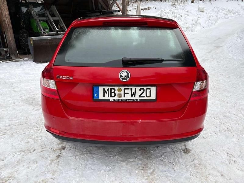 Käytetty Skoda Rapid Active 105 HP (77 kW) 2014 Punainen Viistoperä