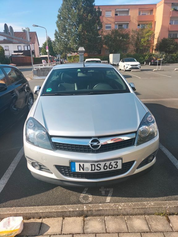 Silber Gebraucht 2006 Opel Astra Cabriolet Cosmo Cabrio | 4.999 € (Etwas zu teuer) - Bild 1/4