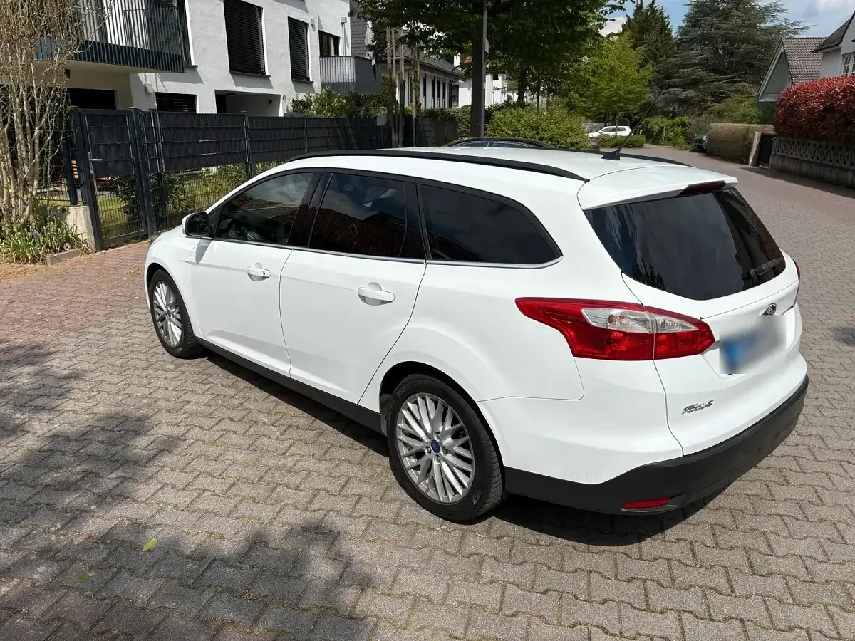 Używany Ford Focus 120 KM (88 kW) 2014 Biały Kombi