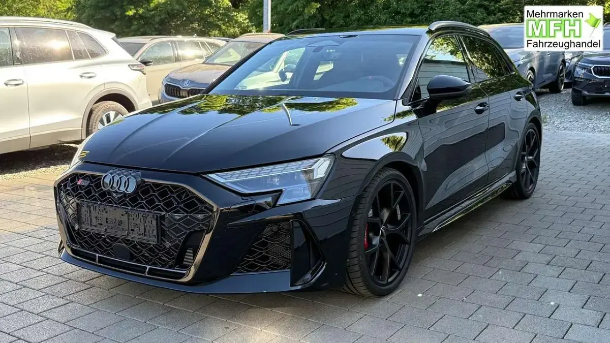 Neu Audi RS3 400 PS (294 kW) 2026 Mythosschwarz metallic Limousine