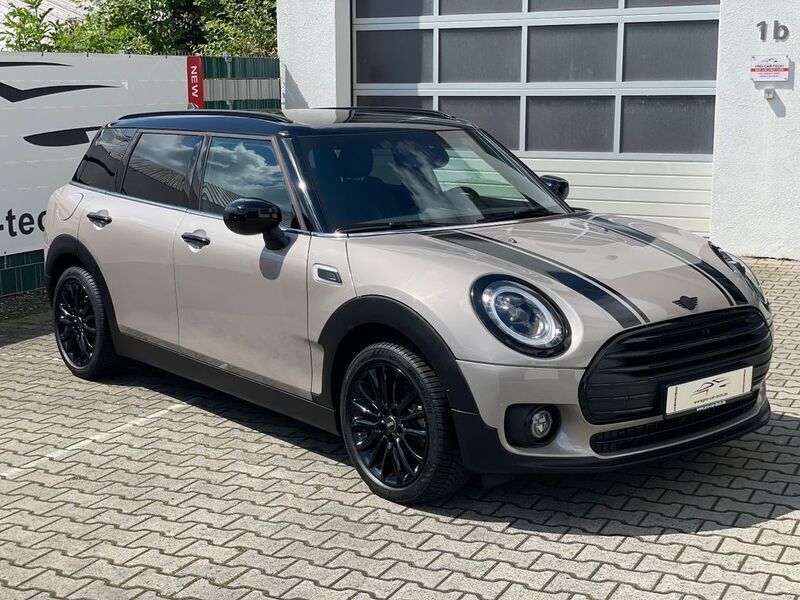 Grau Gebraucht 2023 Mini Cooper Clubman Kombi | 25.790 € (Guter Preis) - Bild 1/4