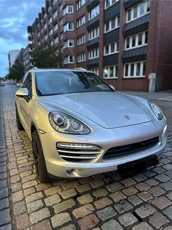 Silber Gebraucht 2014 Porsche Cayenne SUV | 21.300 € (Guter Preis) - Bild 1/4