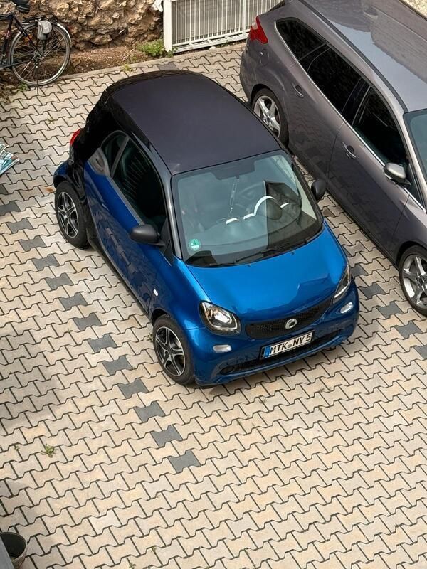 Blau Gebraucht 2016 Smart ForTwo Coupé Kleinwagen | 8.500 € (Etwas zu teuer) - Bild 1/4