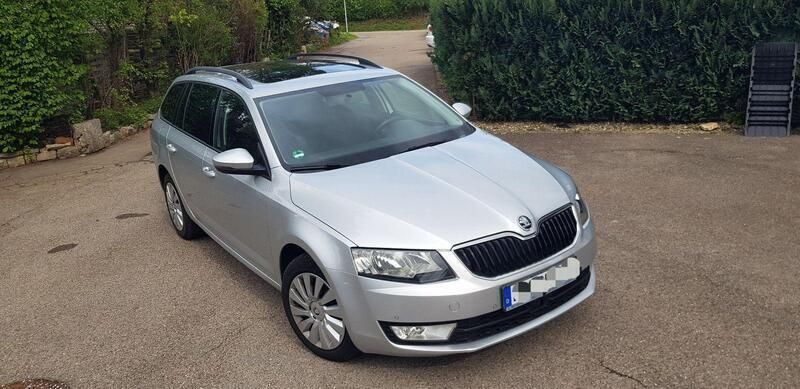 Silber Gebraucht 2016 Skoda Octavia Ambition Kombi | 12.500 € (Fairer Preis) - Bild 1/4