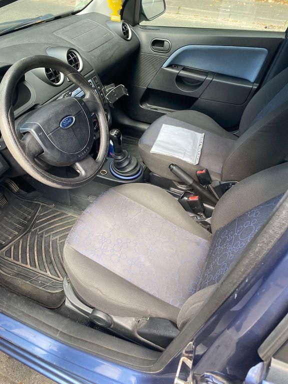 Blau Gebraucht 2005 Ford Fiesta Kleinwagen | 1.500 € (Fairer Preis) - Bild 1/4
