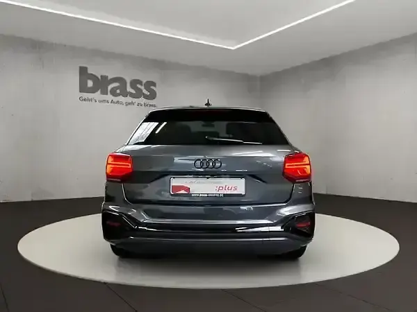 Gebraucht Audi Q2 S-Line 150 PS (110 kW) 2024 Daytonagrau perleffekt SUV