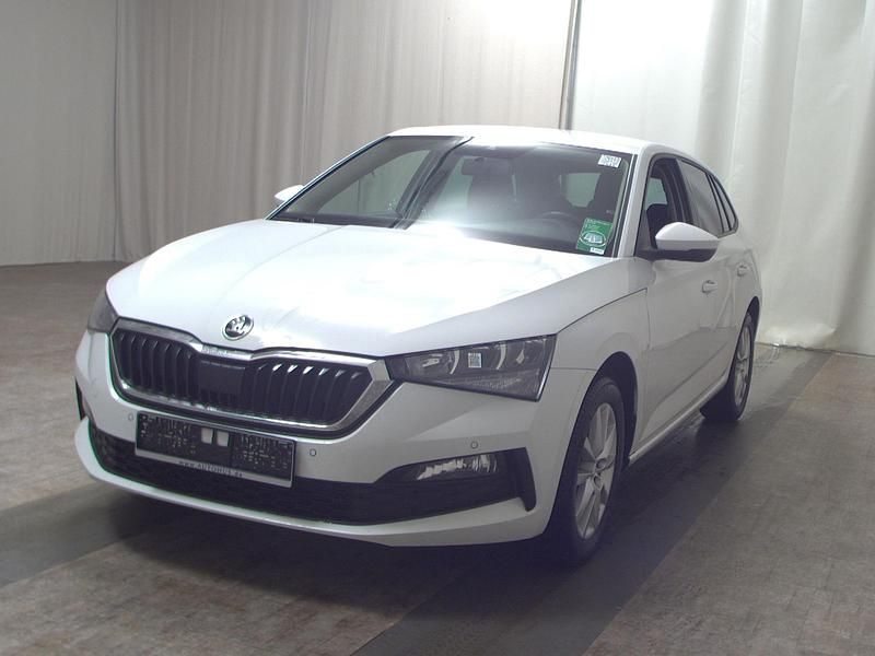 Gebraucht Skoda Scala Ambition 110 PS (80 kW) 2021 Weiss Kleinwagen