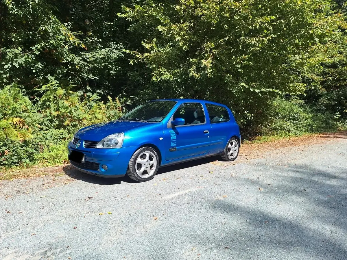 Gebraucht Renault Clio 75 PS (55 kW) 2005 Blau Kleinwagen
