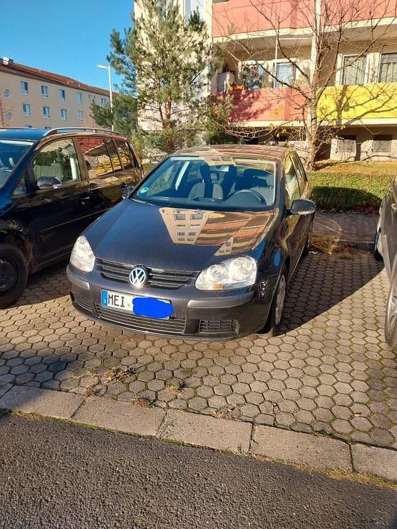 Schwarz Gebraucht 2005 VW Golf IV Trendline Limousine | 3.800 € (Etwas zu teuer) - Bild 1/4