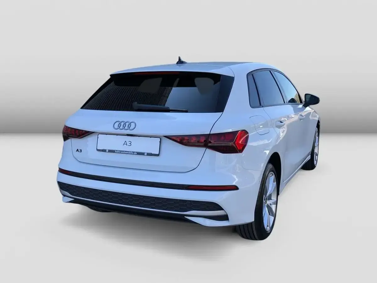 Gebraucht Audi A3 Advanced 204 PS (150 kW) 2026 Schwarz Limousine
