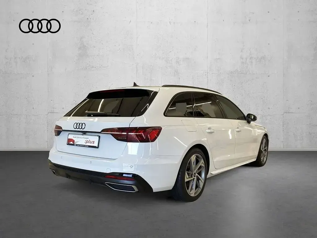 Gebraucht Audi A4 Ambiente 163 PS (119 kW) 2022 Gletscherweiß metallic Kombi