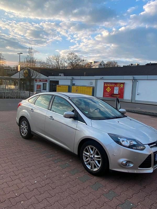 Usata Ford Focus 125 CV (91 kW) 2012 Grigio Berlina