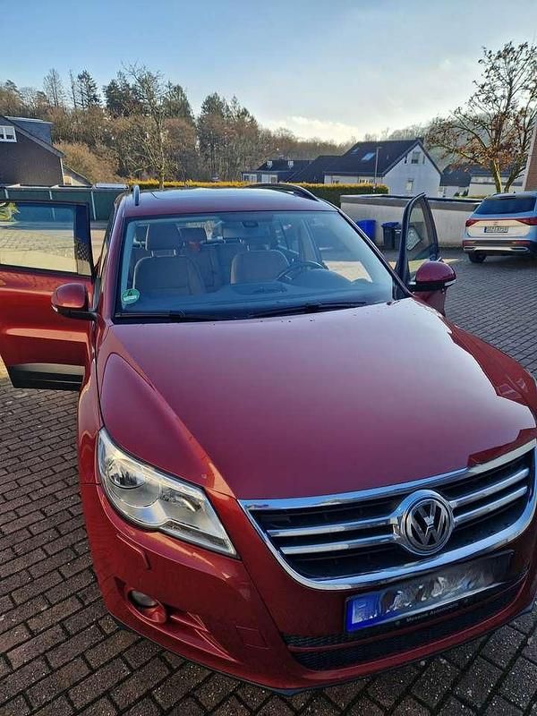 Gebraucht VW Tiguan Sport 150 PS (110 kW) 2009 Rot SUV