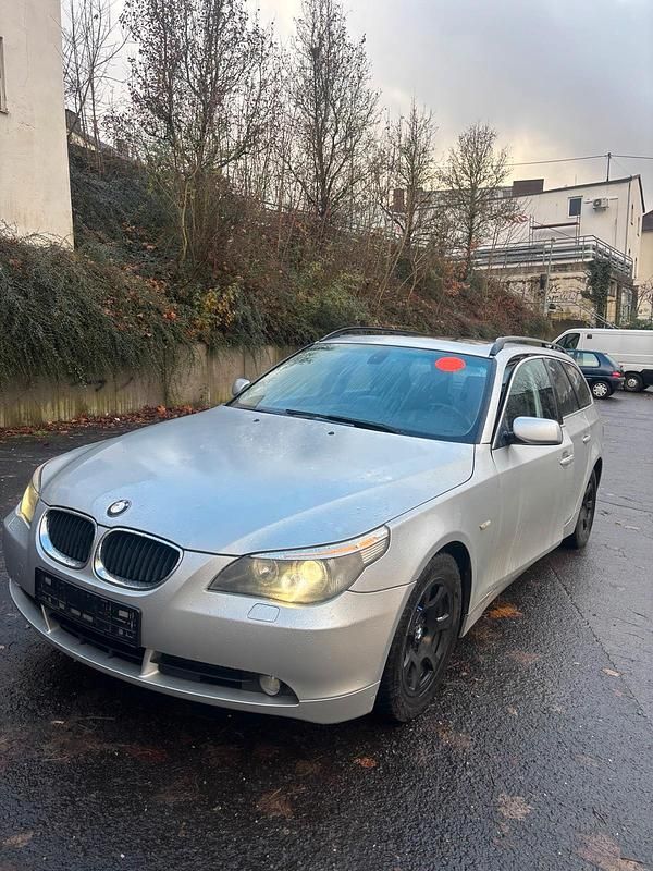 Silber Gebraucht 2005 BMW 530 Kombi | 2.500 € (Superpreis) - Bild 1/4