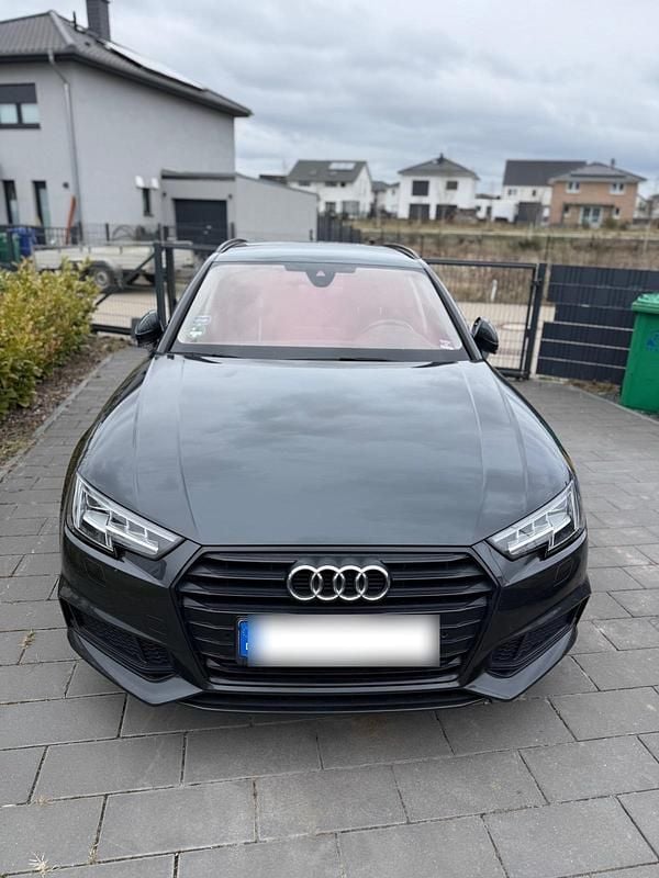 Gebraucht Audi A4 150 PS (110 kW) 2019 Grau Kombi