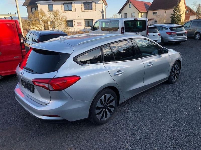Gebraucht Ford Focus Titanium 120 PS (88 kW) 2020 Silber Limousine