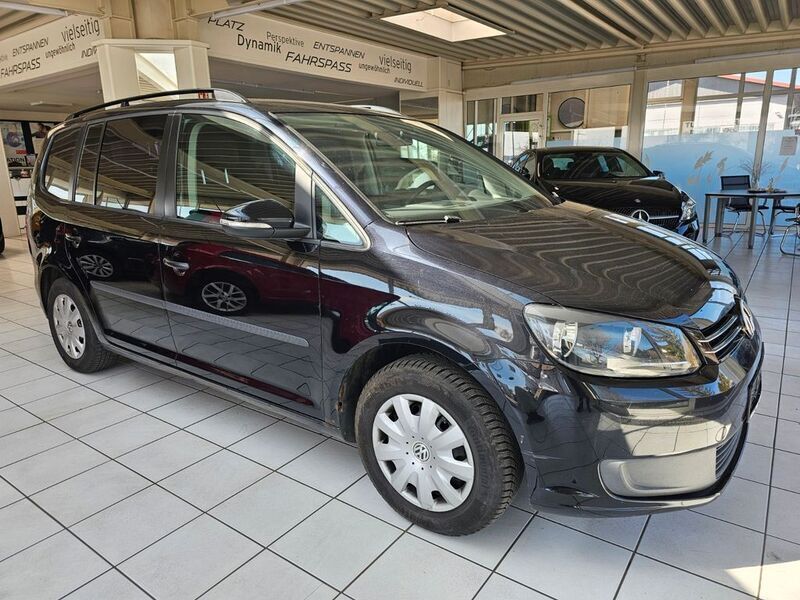 Schwarz Gebraucht 2011 VW Touran Trendline Van / Kleinbus | 4.190 € (Fairer Preis) - Bild 1/4