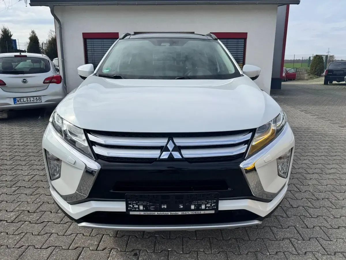 Używany Mitsubishi Eclipse Cross Top 148 KM (108 kW) 2019 Biały SUV