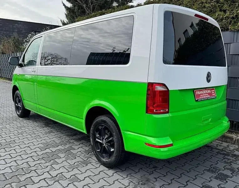 Używany VW Caravelle 102 KM (75 kW) 2019 Zielony Van