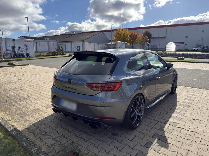 Gebraucht Cupra Leon 376 PS (276 kW) 2018 Grau Coupé