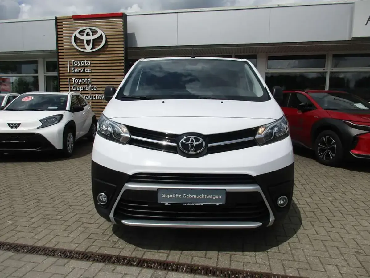 Gebraucht Toyota Proace Comfort 144 PS (105 kW) 2024 Ice white Van / Kleinbus