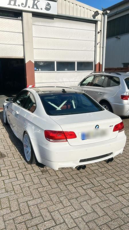Weiß Gebraucht 2008 BMW M3 Coupé | 39.990 € (Fairer Preis) - Bild 1/4